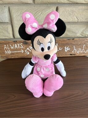 Disney Junior Minnie Mouse Stuffed Toy